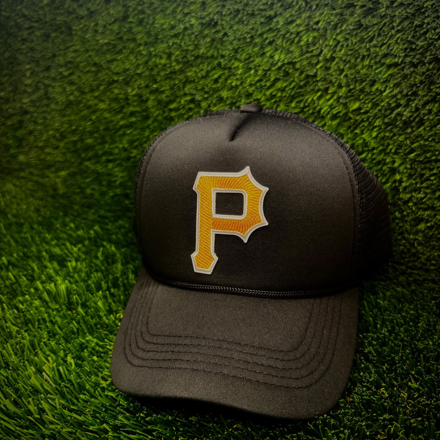 Pittsburgh Pirates Trucker Hat