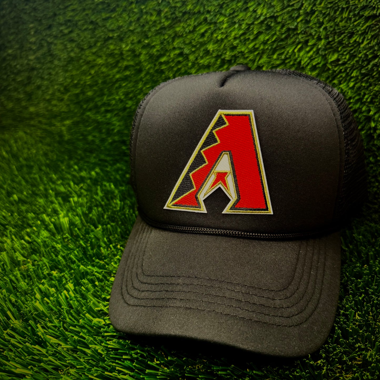 Arizona Diamondbacks Red Logo Trucker Hat