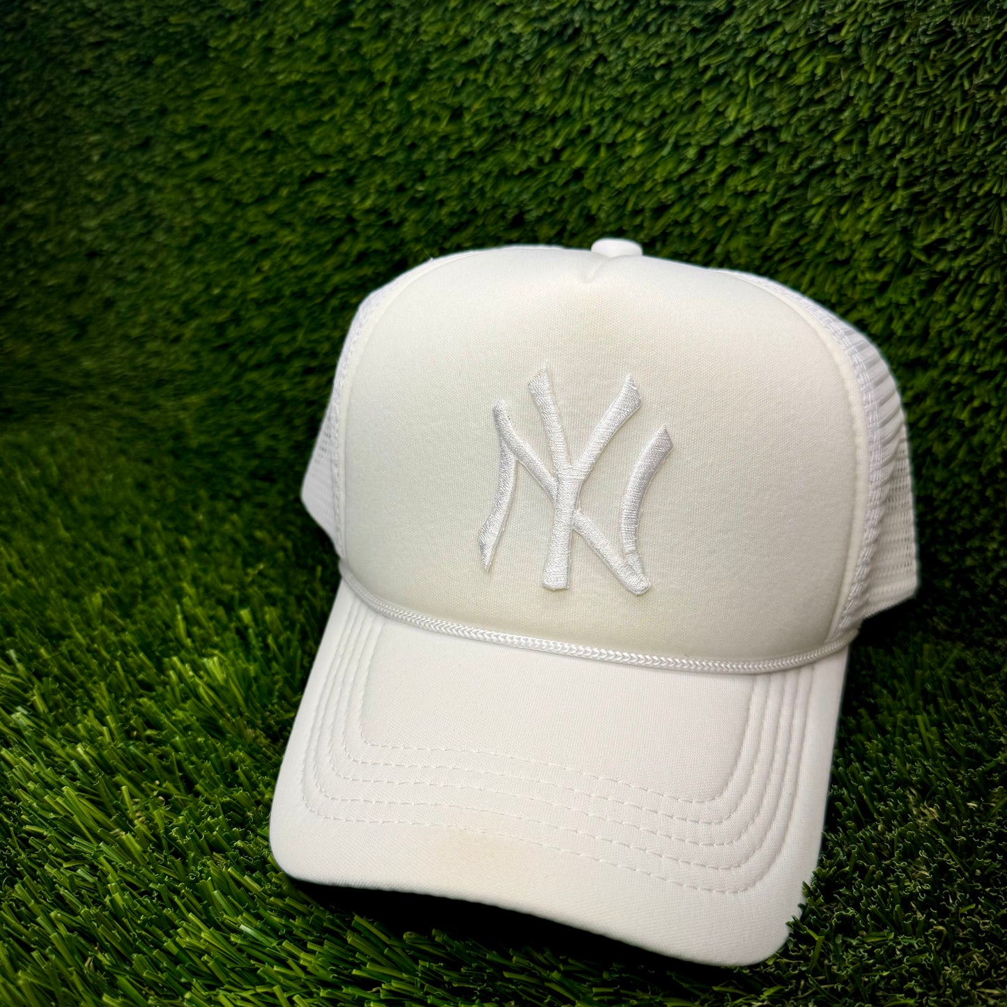 New York Yankees NY Trucker Hat
