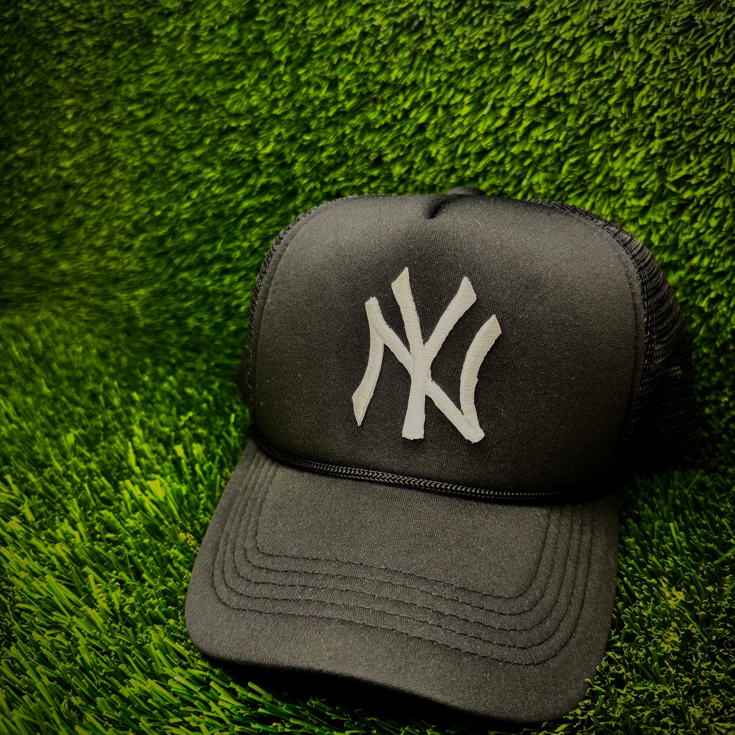 New York Yankees NY Trucker Hat