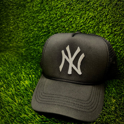 New York Yankees NY Trucker Hat