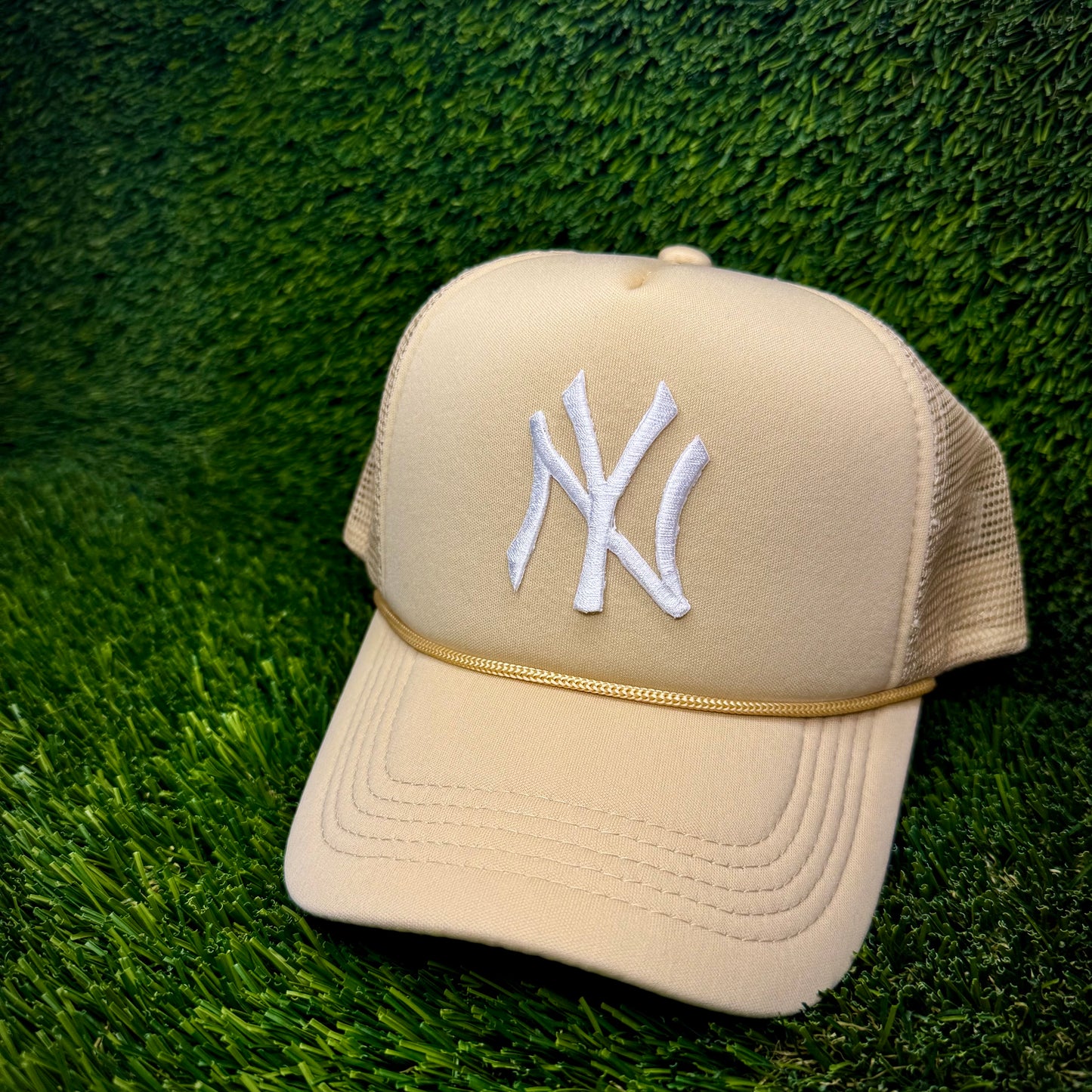 New York Yankees NY Trucker Hat