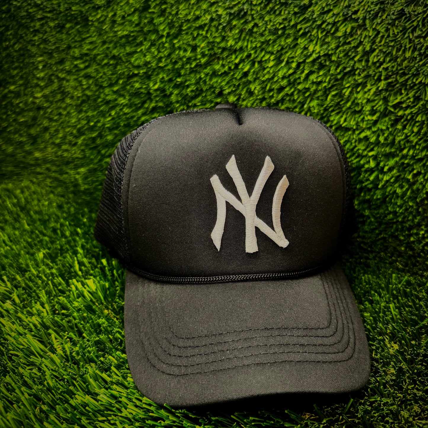New York Yankees NY Trucker Hat