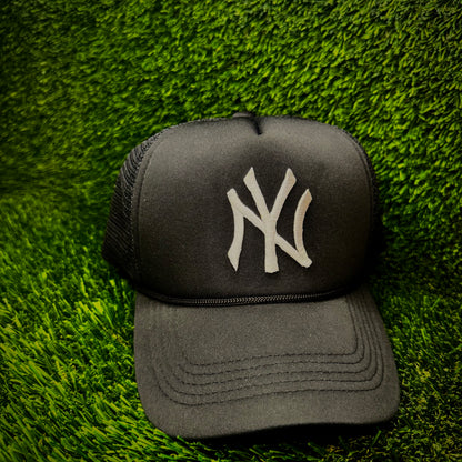 New York Yankees NY Trucker Hat